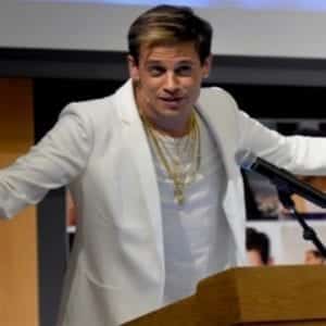 Milo Yiannopoulos Resigns From Breitbart & Lose Book Deal After Video Condoning Pedophilia Surfaced 15